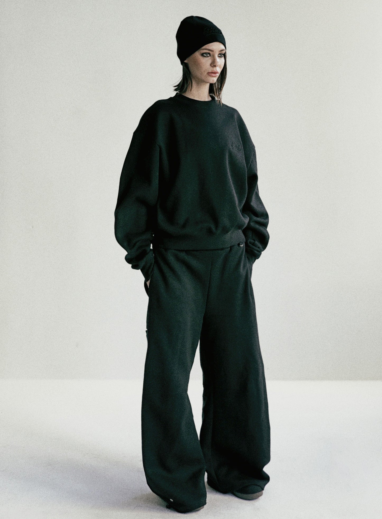 Beyond Soft Fleece sweatshirt - Black