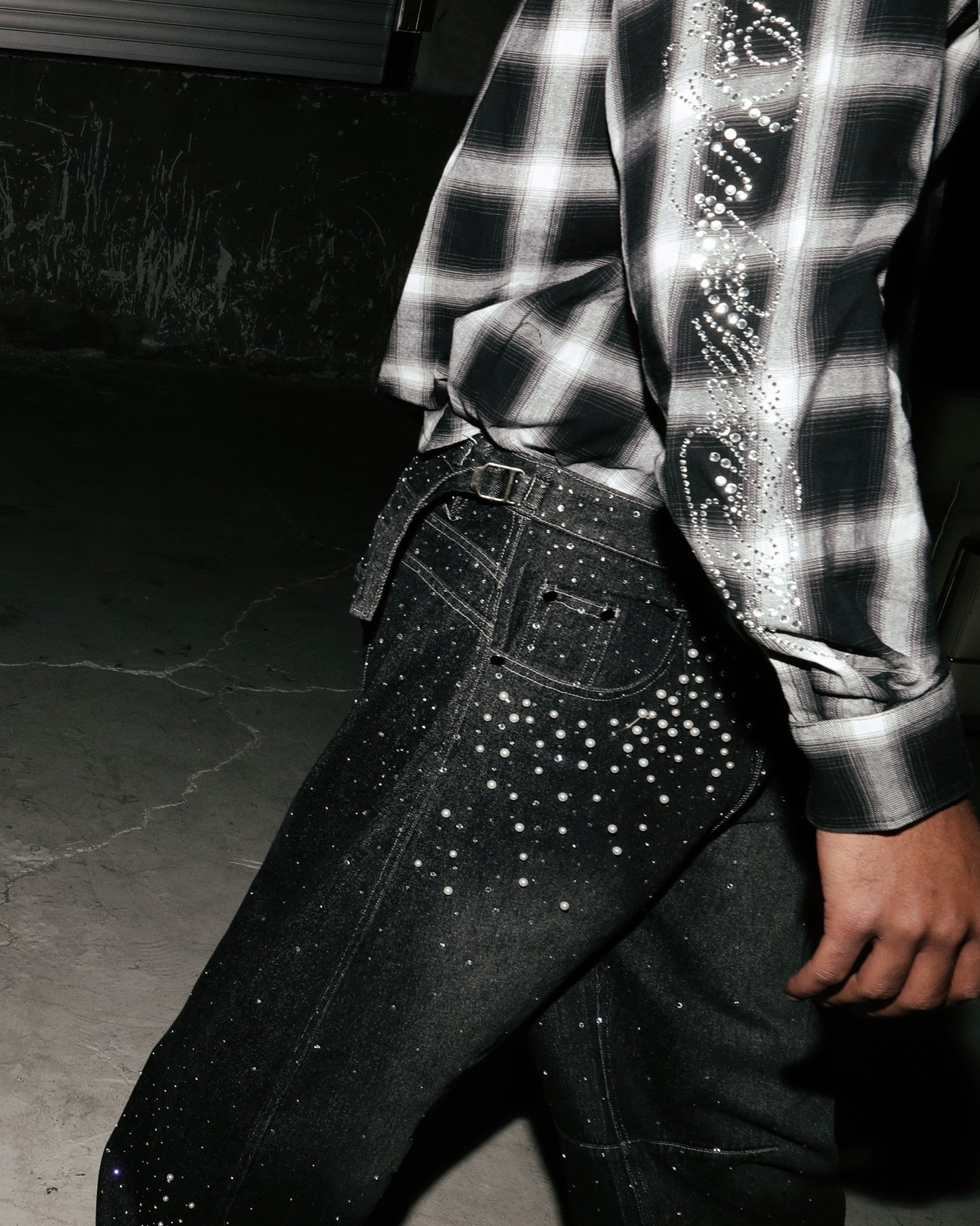 [w-pts25-092] BBNT Rhinestone Curved Pants – Black