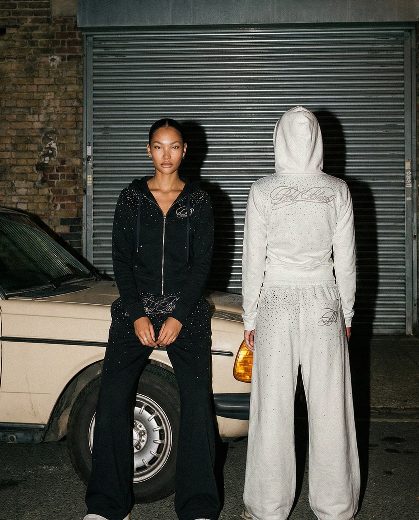 [w-hde25-077] Dark Classic Rhinestone Hooded Zip-Up Slim Fit - White