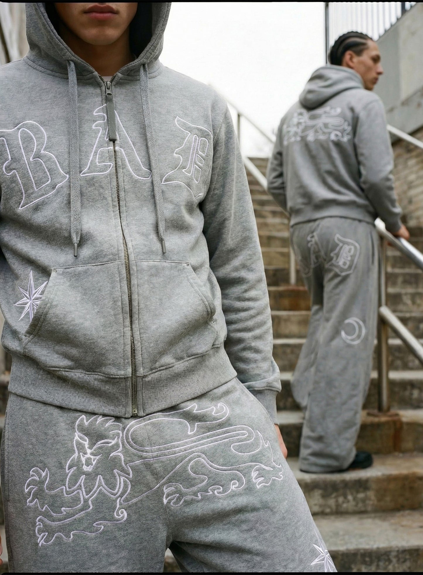 [w-jkt26-002] Titan Stroke Zip-Up Hoodie - Gray