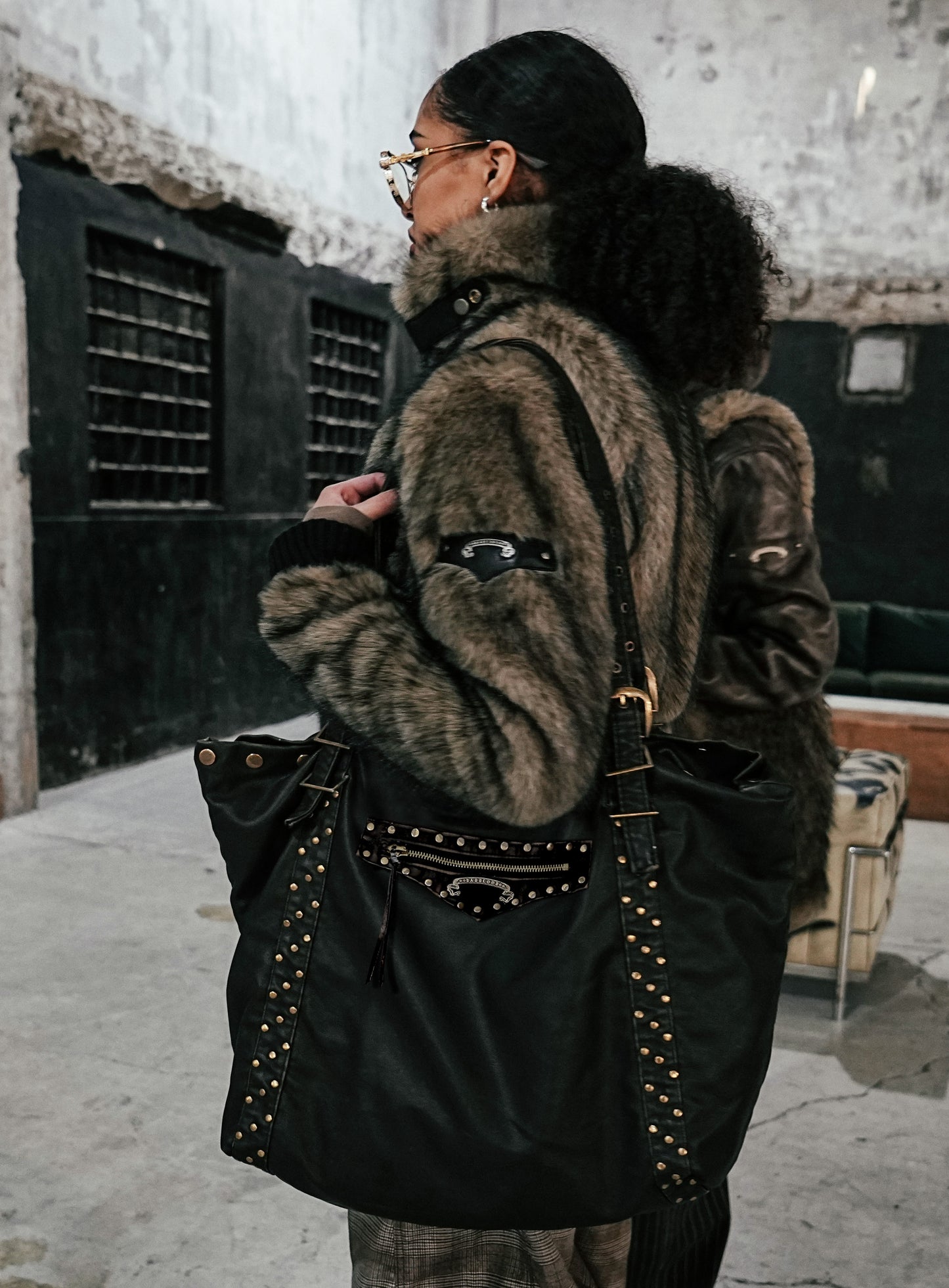 [w-bag25-011] Studded Leather Shopper Bag - Washed Black