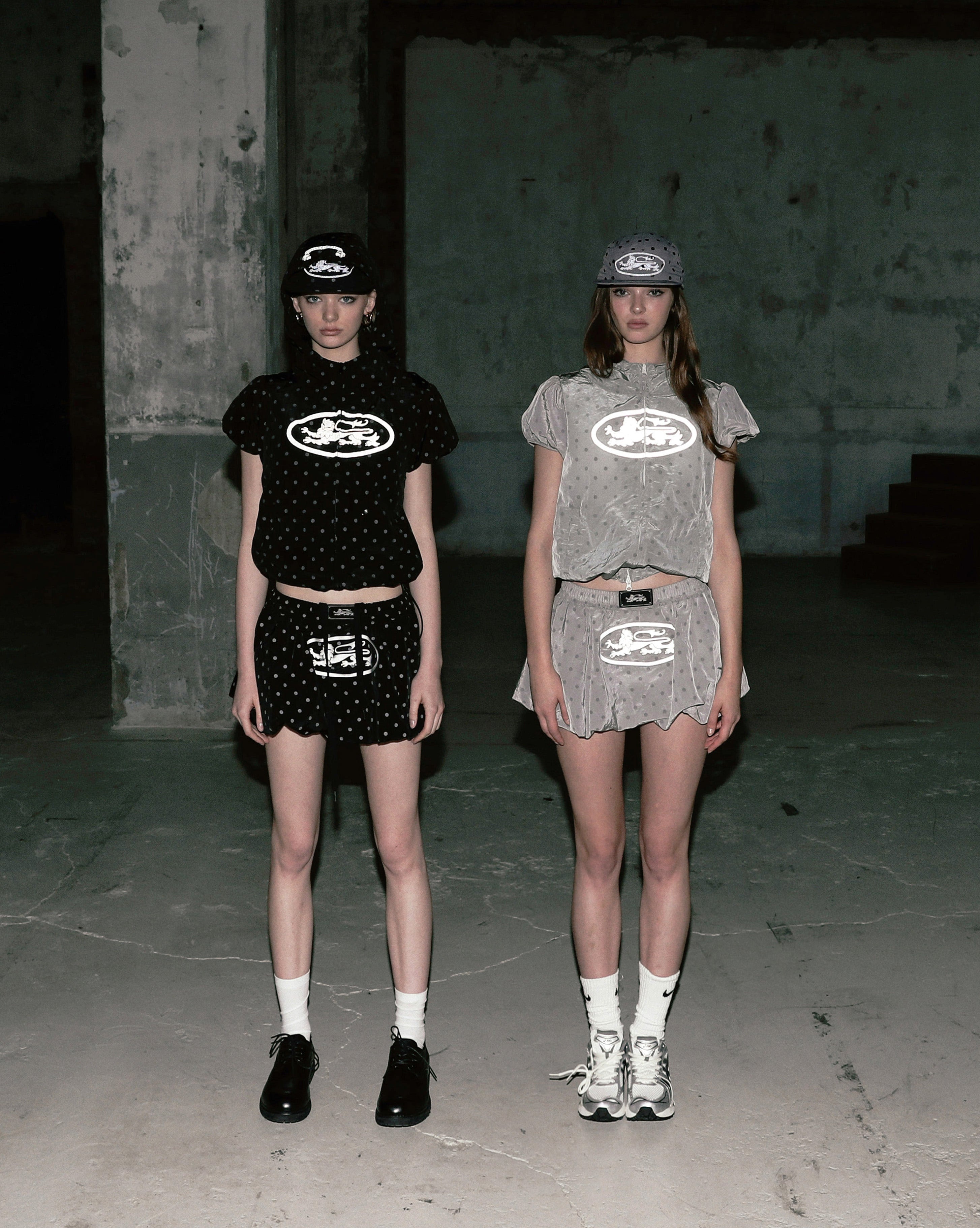 【BADBLOOD】Mystic Nylon Reflective Balloon Mini Skirt Pre-Order] Mystic Nylon Reflective Balloon Mini Skirt - Grey