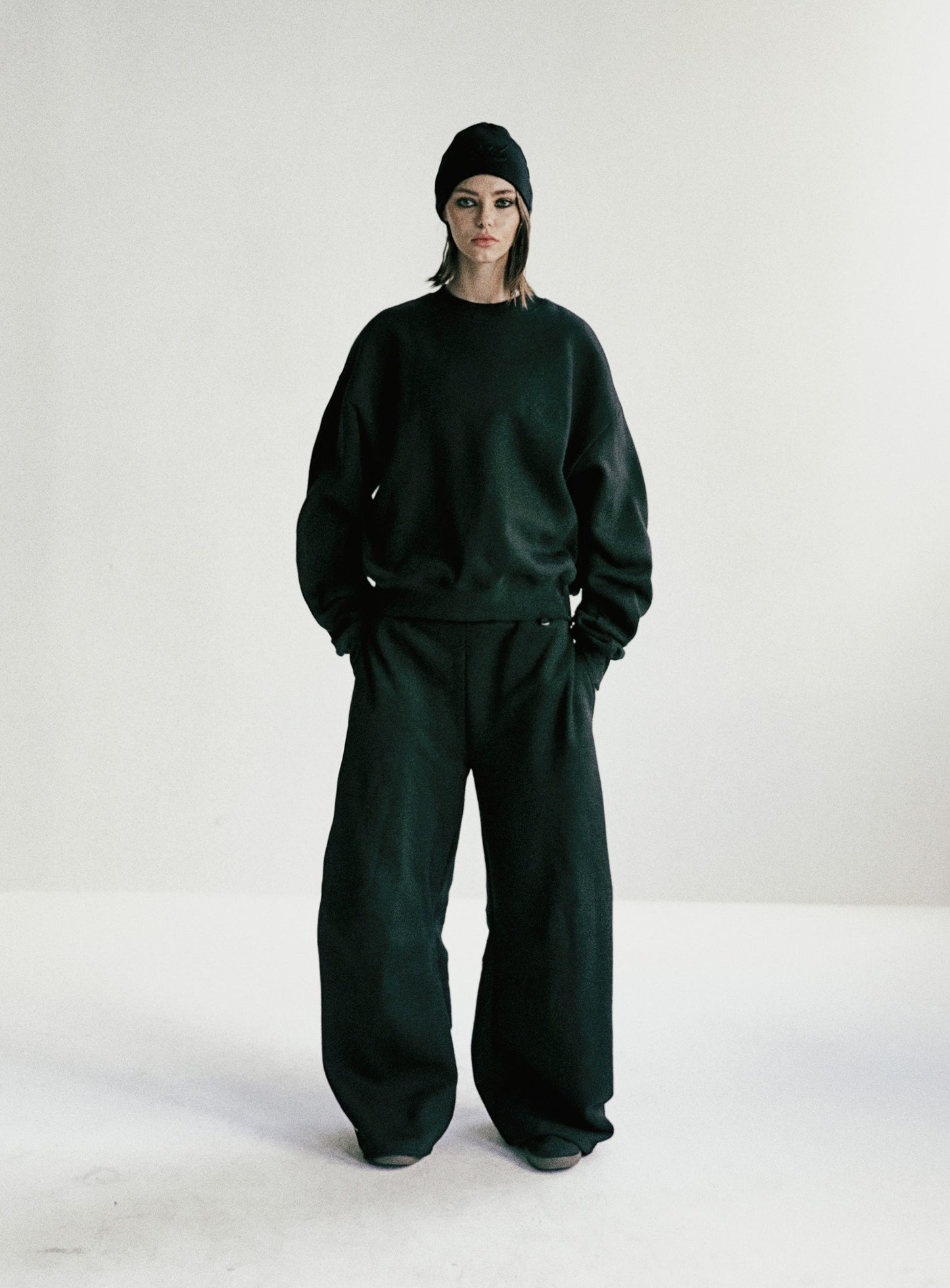 Beyond Soft Fleece sweatshirt - Black